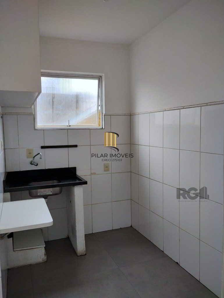 Apto  2 dorm com sacada na Duque de Caxias