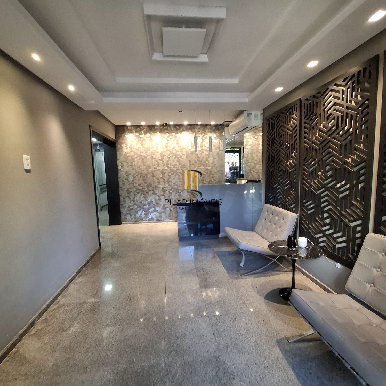Sala Comercial com vaga para um carro escriturada