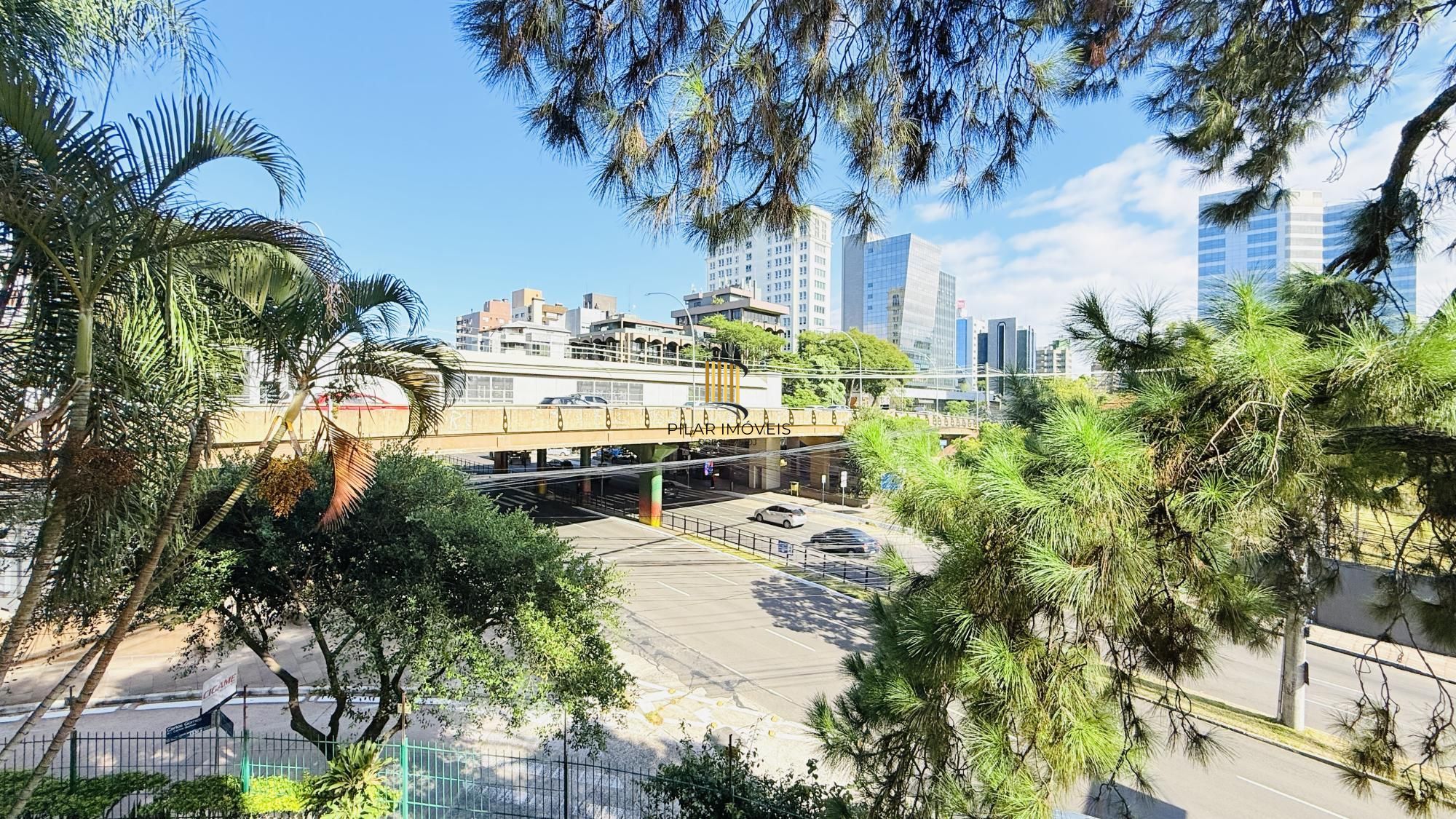 Apartamento com 3 quartos, 1 suíte,  à venda na Avenida Doutor Nilo Peçanha, 1121, Três Figueiras, Porto Alegre