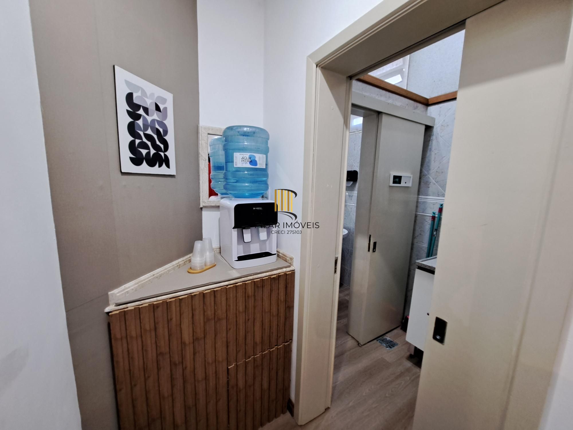 Sala/Loja montada para atendimento no Bom fim