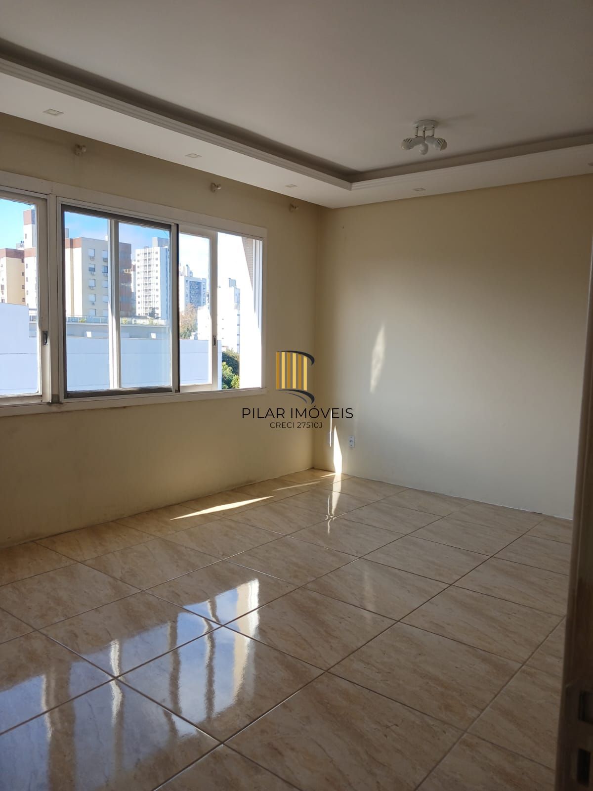 Apartamento três dormitórios ( uma suíte) panorâmico