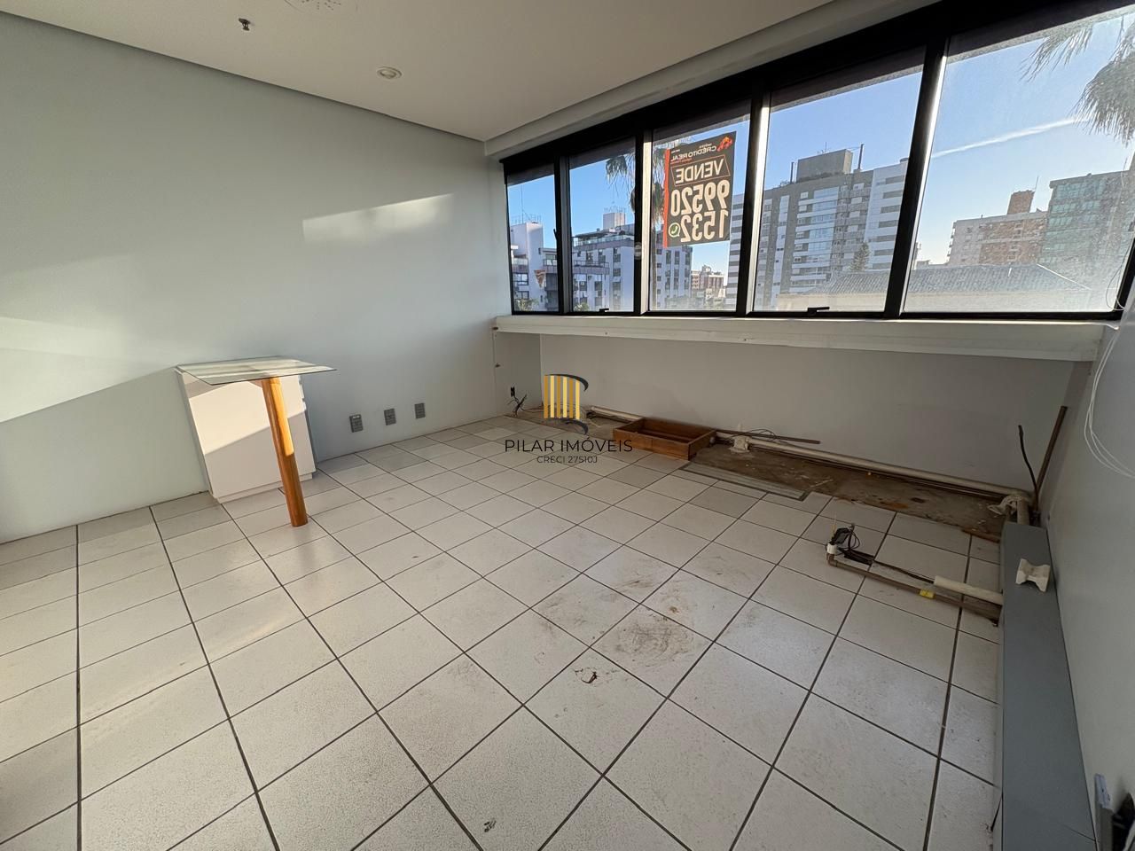 Sala/comercial 41,66 no Menino Deus
