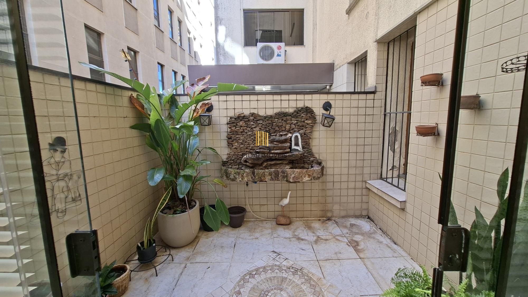 Apartamento 108,72 m² privativos,2 dormitórios, 1 suite, sacada,  garden e churrasqueira, 1 vaga coberta.