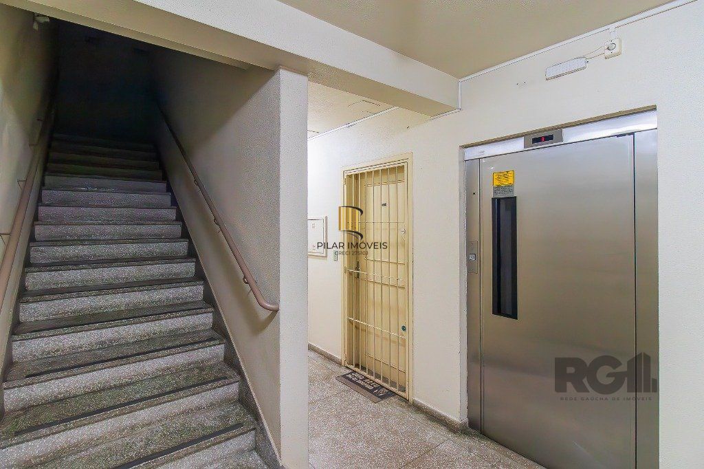 APARTAMENTO 1 DORMITÓRIO SEMI-MOBILIADO COM 34,94m² privativo - CIDADE BAIXA