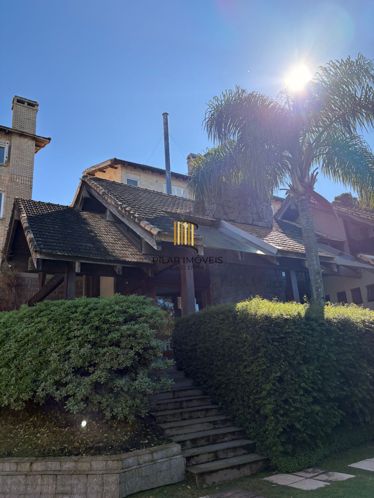 Casa no Condomínio Villa Dei Fiori com 03 dormitórios, duas vagas, Bairro Tristeza a venda na Zona Sul de Porto Alegre