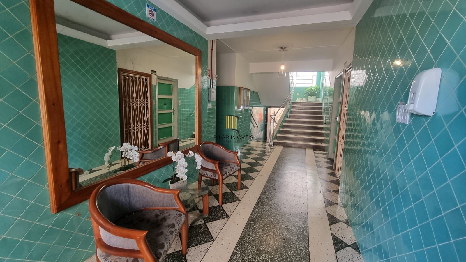 Apartamento 03 dormitórios com 01 vaga no bairro Praia de Belas