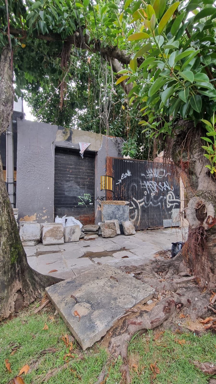 Terreno a venda ideal 217,8mq para loja no Bairro Floresta