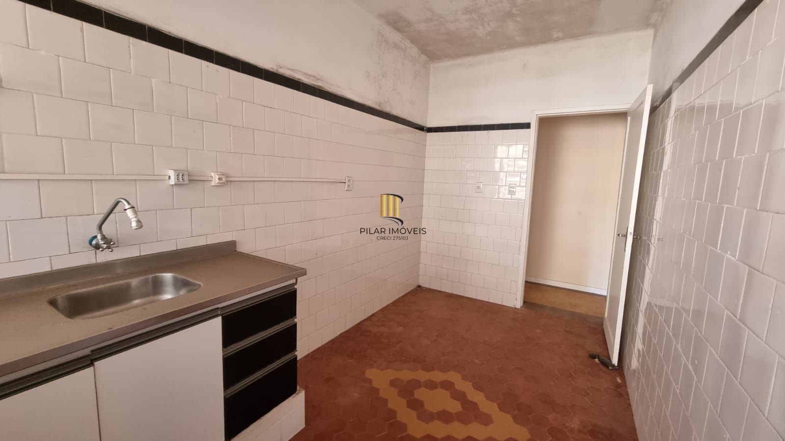 Apartamento 03 dormitórios com 01 vaga no bairro Praia de Belas