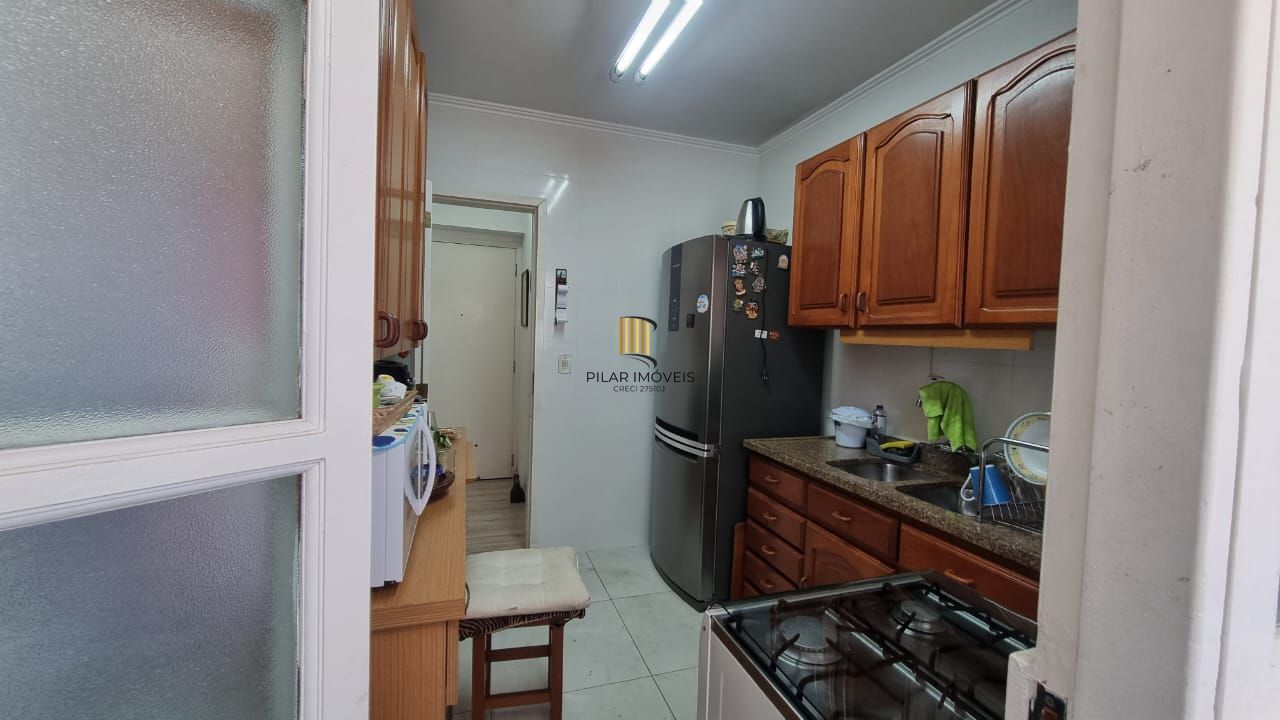 Apartamento 02 dormitórios a venda, térreo, com uma vaga de estacionamento no Bairro Auxiliadora