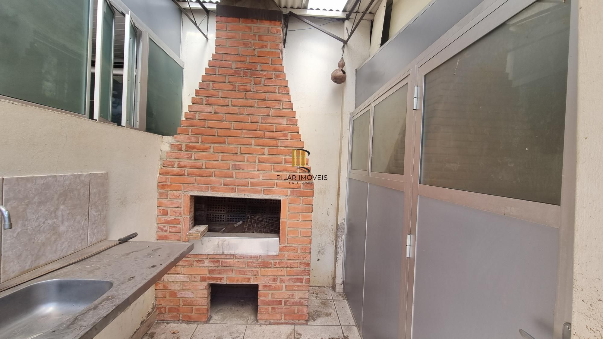 Casa com loja na frente a venda no Bairro Anchieta