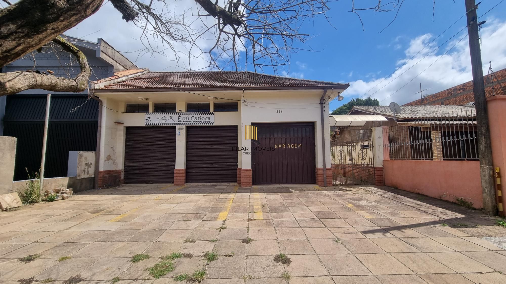 Casa com loja na frente a venda no Bairro Anchieta