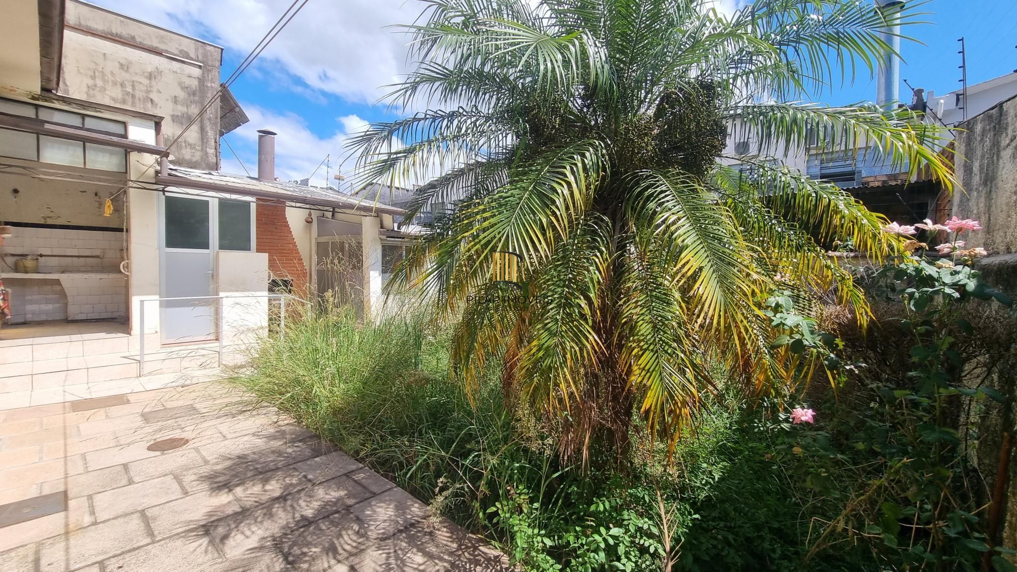 Casa com loja na frente a venda no Bairro Anchieta