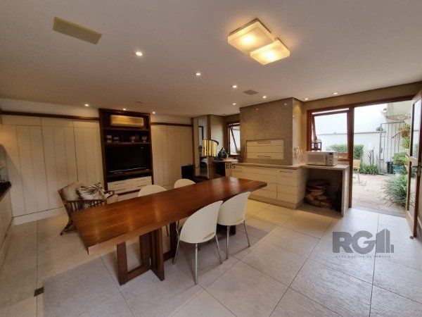 Casa a venda 03 dormitórios 280mq Jardim Lindóia