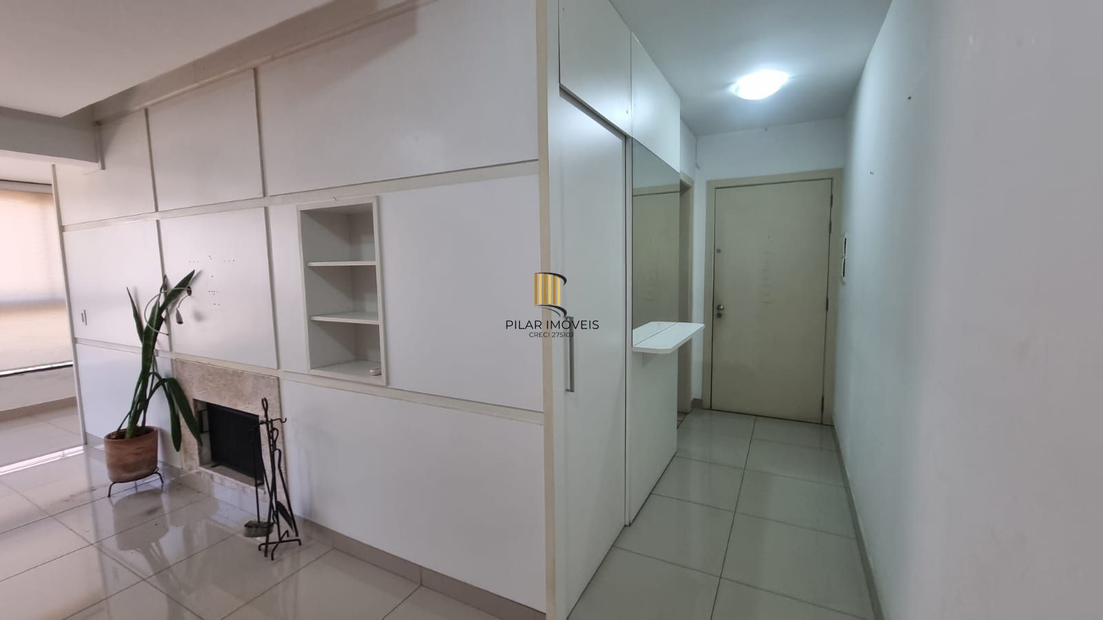 Apartamento 03 dormitórios 110mq e duas vagas, semi mobiliado,  no Bairro Auxiliadora para locação.