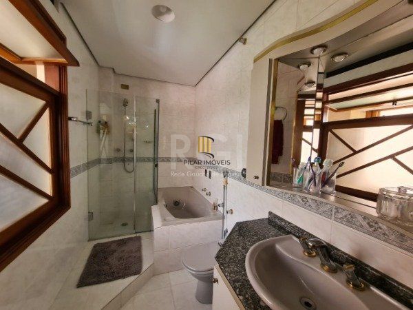 Cobertura para Venda - 263.45m², 3 dormitórios, sendo 1 suites, 2 vagas - Mont Serrat