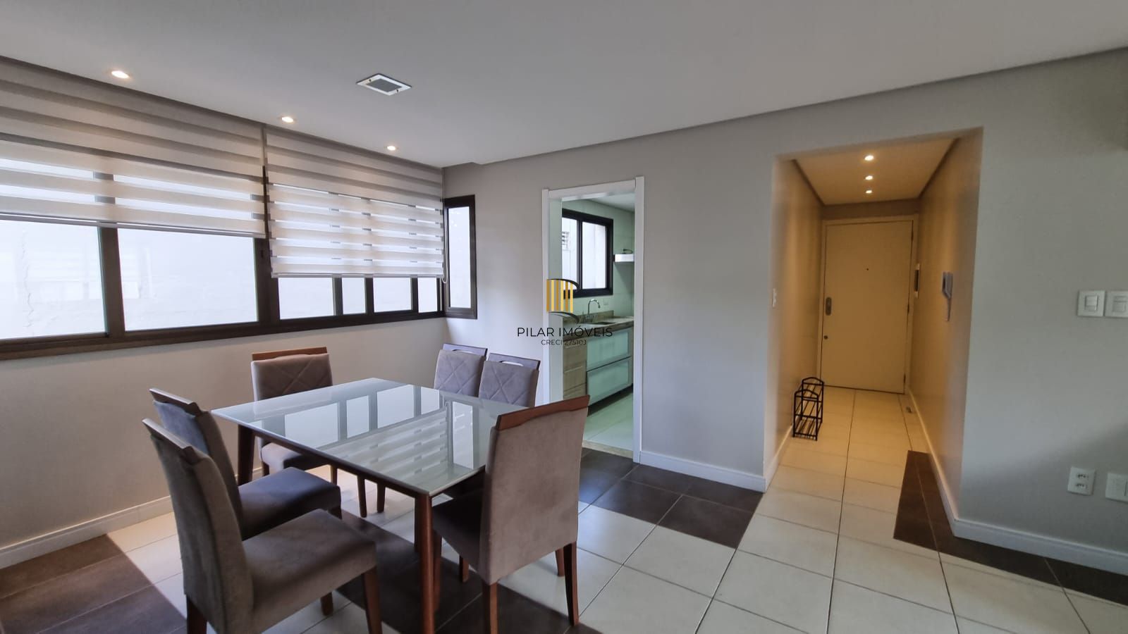 Apartamento dois dormitórios mobiliado, suíte, 86,41mq privativos, uma vaga escriturada, no bairro Higienópolis