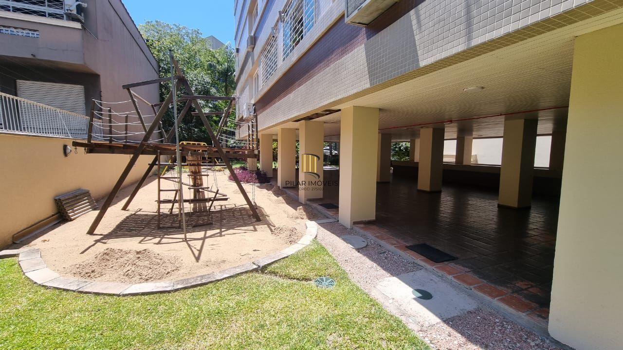 Apartamento 02 dormitórios a venda, térreo, com uma vaga de estacionamento no Bairro Auxiliadora