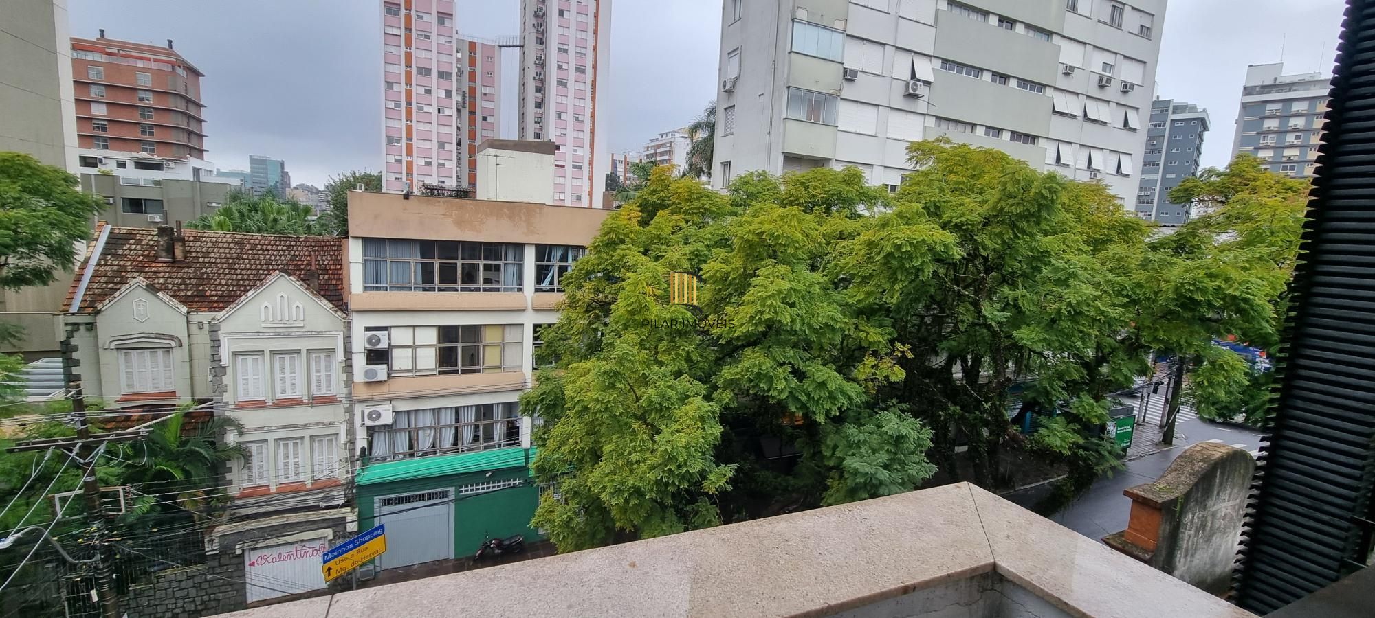 Apartamento tipo estúdio, mobiliado completo, no coração do Bairro Moinhos de Vento.