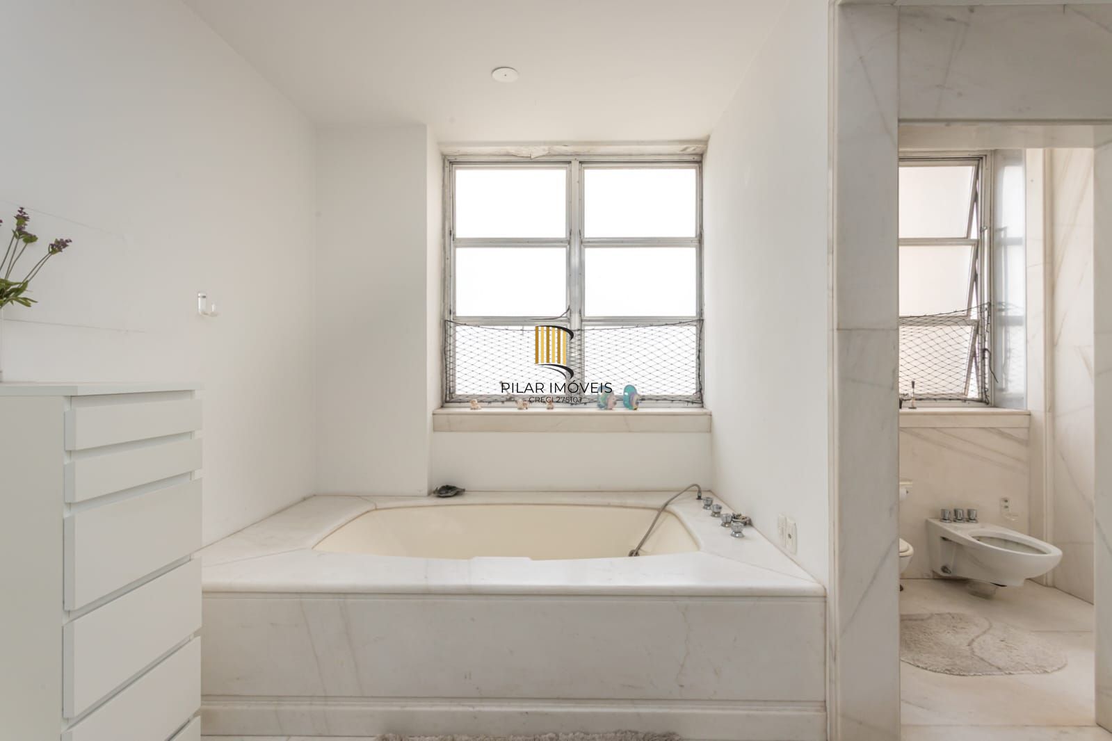 Apartamento 486,52m2 no tradicional Ed. Floragê