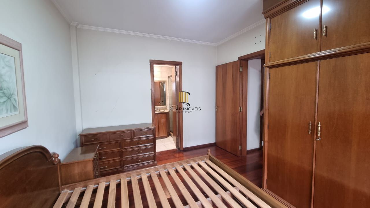 Apartamento dois dormitórios, suíte, box escriturado no Bairro Boa Vista