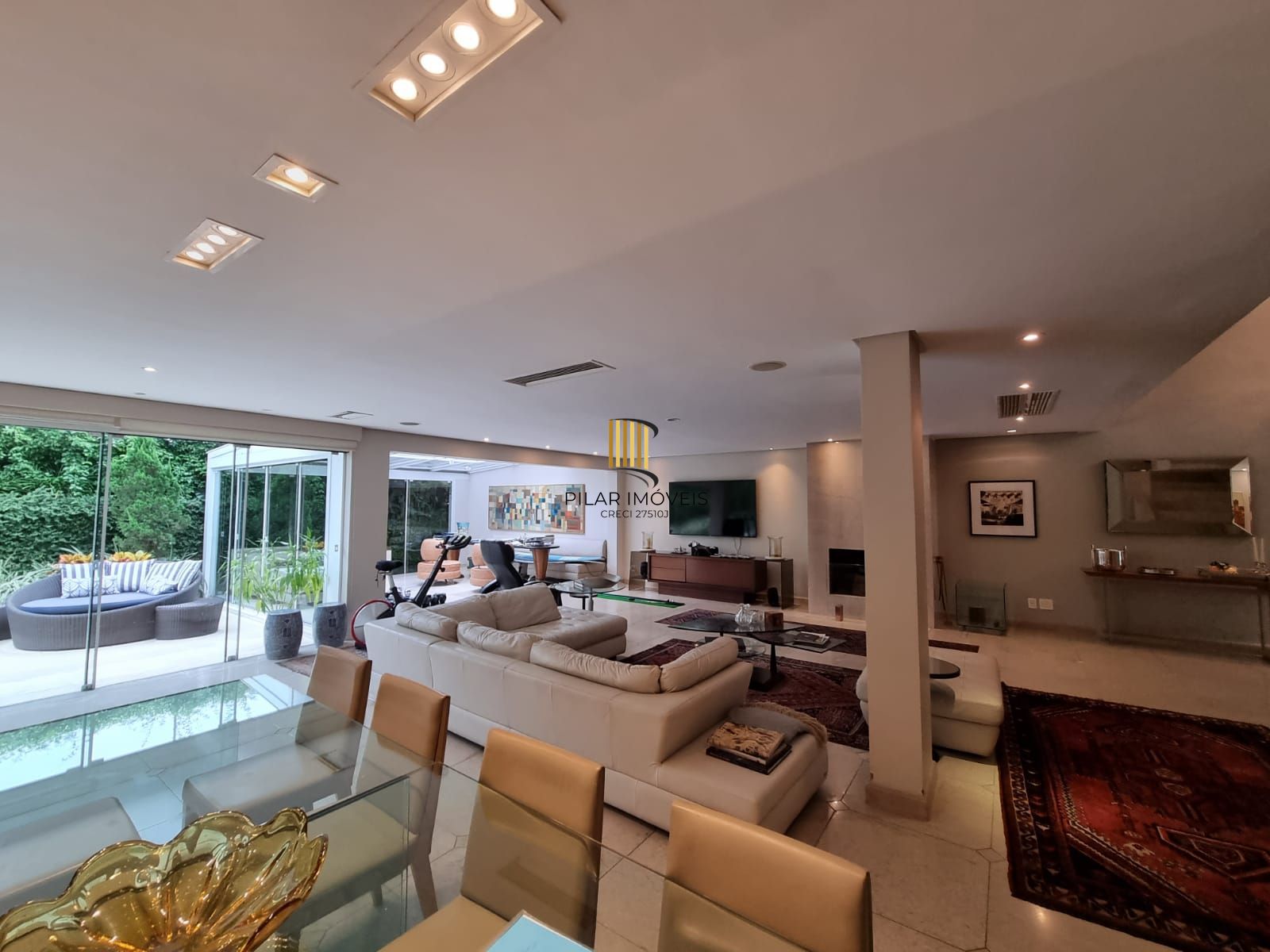 Casa em condomínio 515,73m2, 04 suítes no Bairro Boa Vista