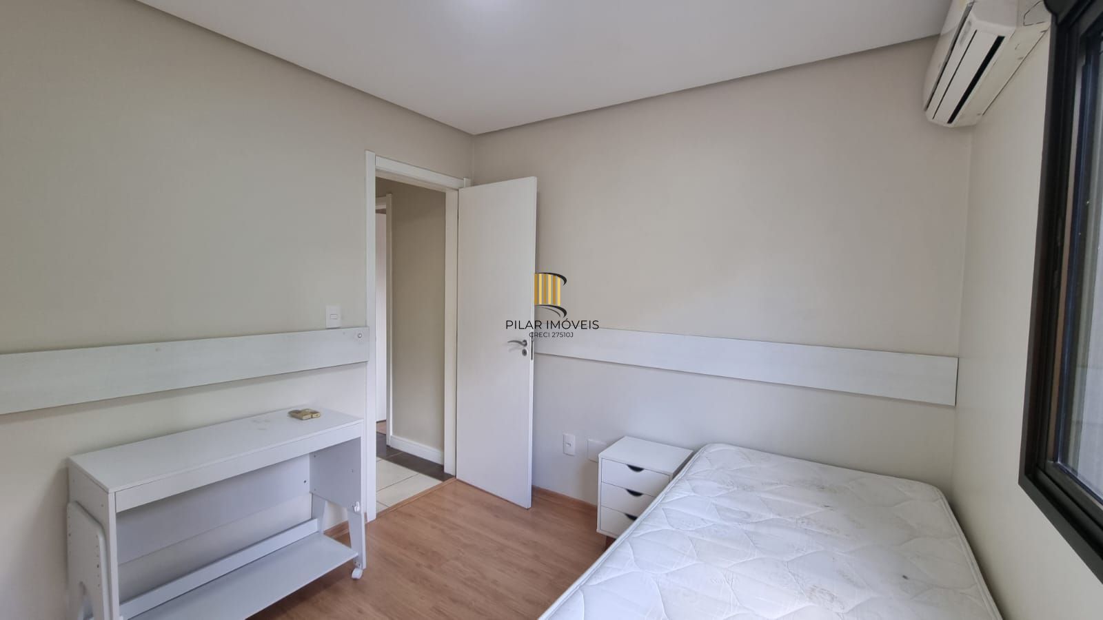 Apartamento dois dormitórios mobiliado, suíte, 86,41mq privativos, uma vaga escriturada, no bairro Higienópolis