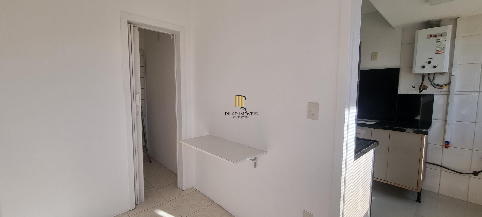 Apartamento 03 dormitórios, dependência e vaga de estacionamento no Bairro São João