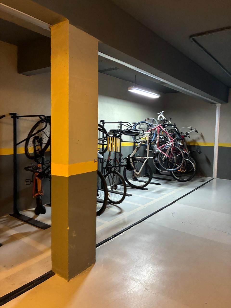 Lindo imóvel 2 dormitórios, 1 suíte, 64 m2, vaga de garagem no bairro Praia de Belas