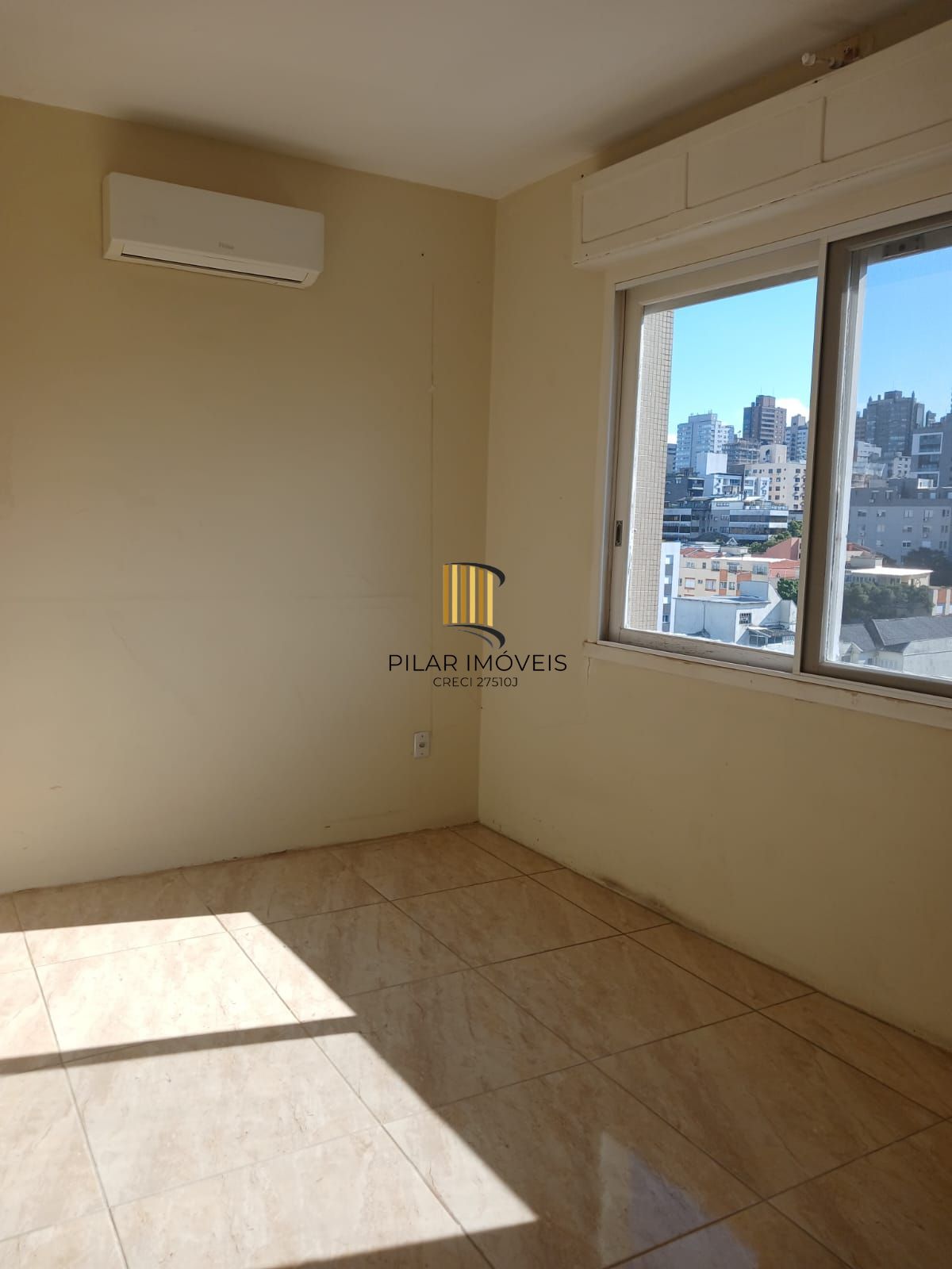Apartamento três dormitórios ( uma suíte) panorâmico