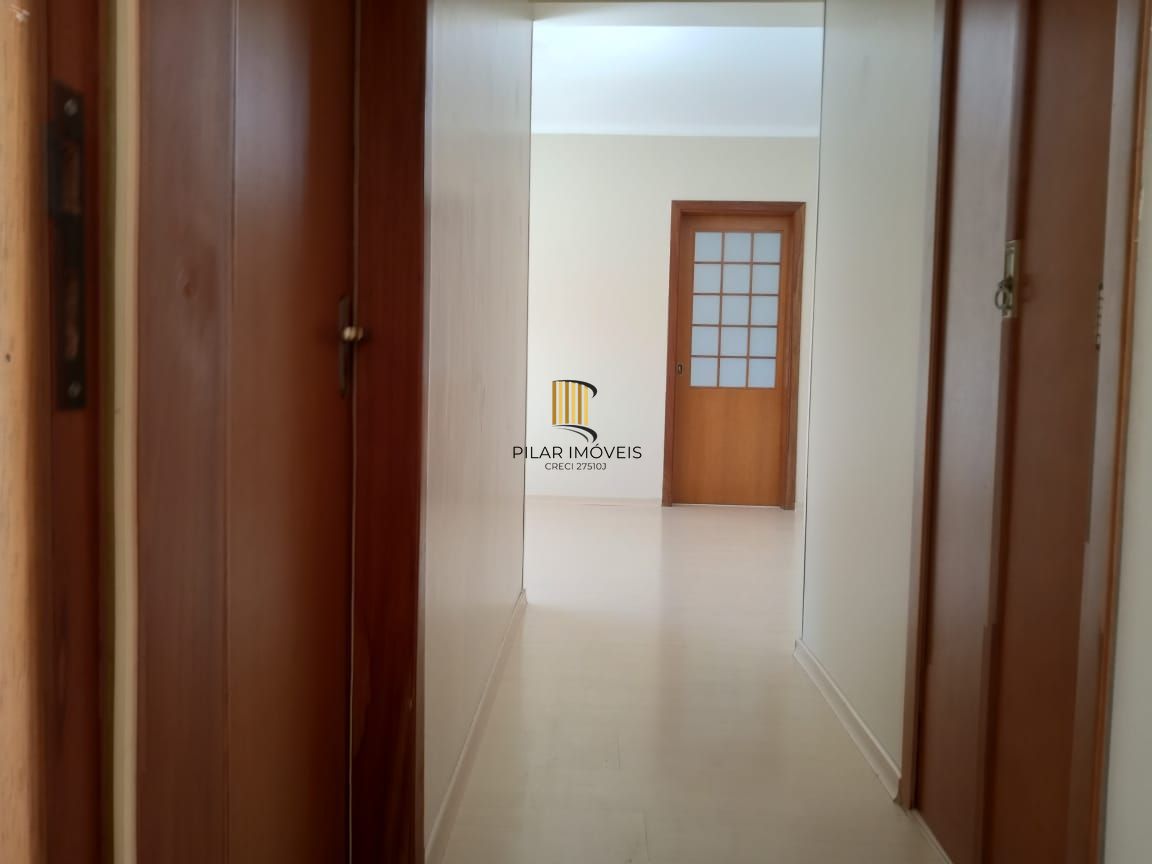 Apartamento dois dormitórios com  estacionamento Coberto