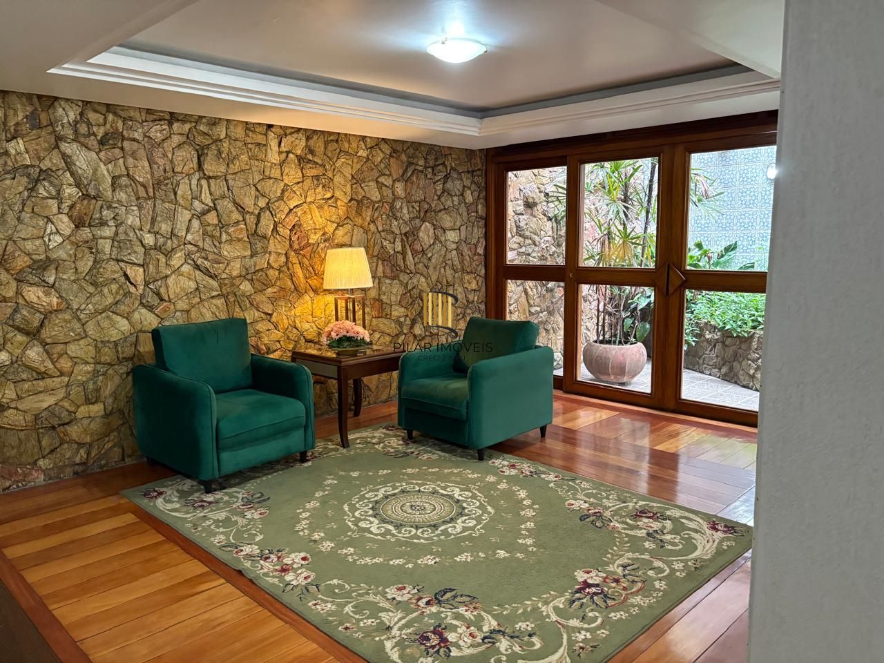 Apartamento amplo no bairro Menino Deus 60,68m², 2 dormitórios