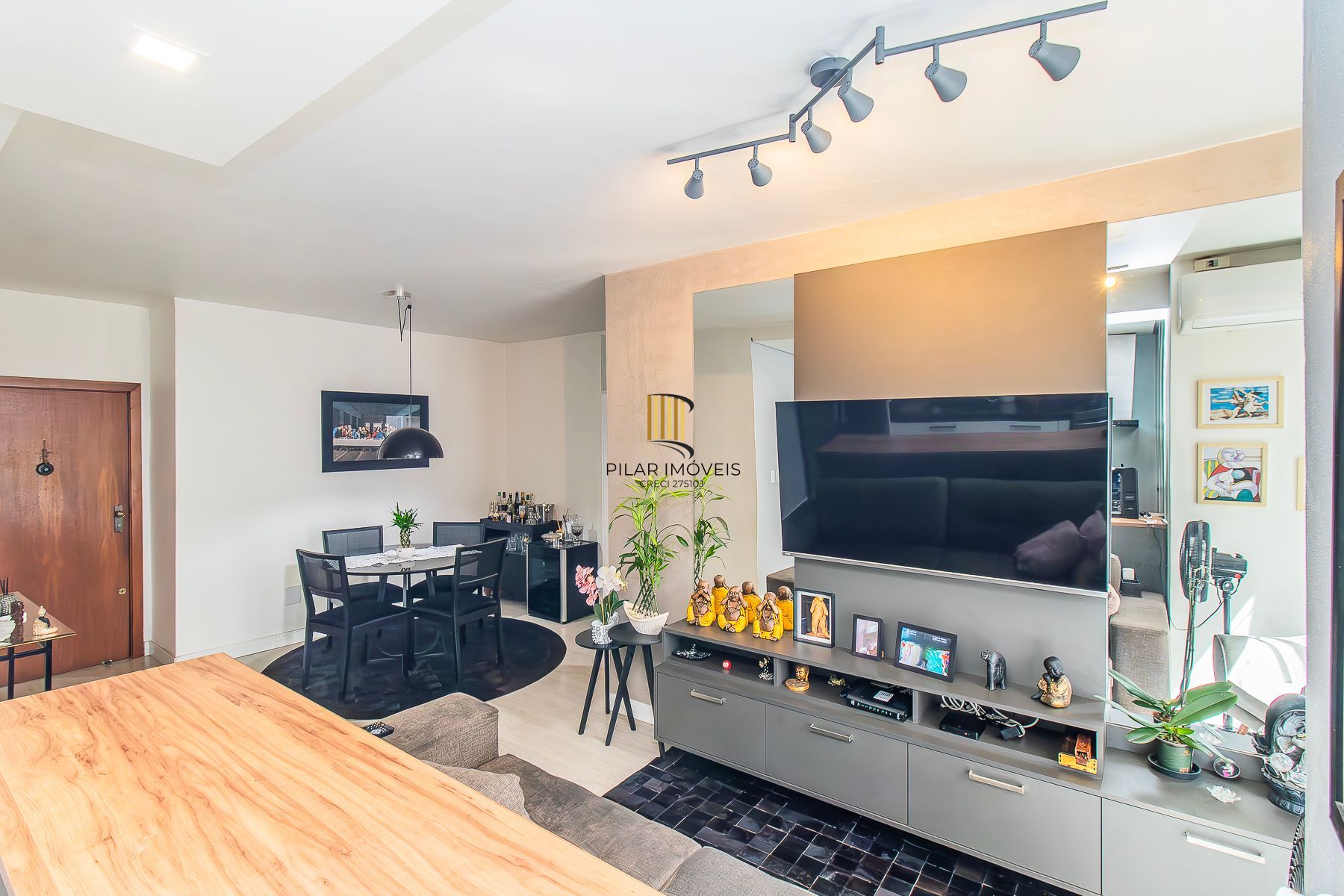 Apartamento dois dormitórios 68,00m² no bairro Glória
