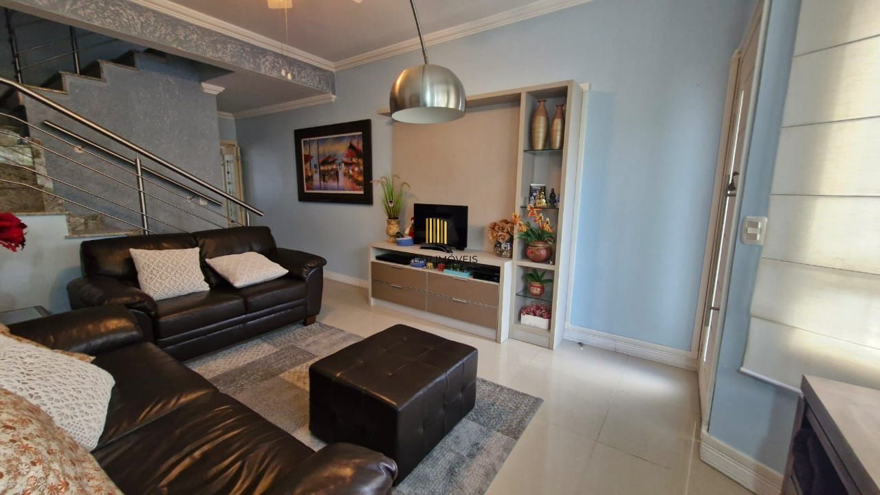 Casa em Condomínio Fechado com 163 m² de área útil, portaria 24 h e todo conforto de morar na hípica