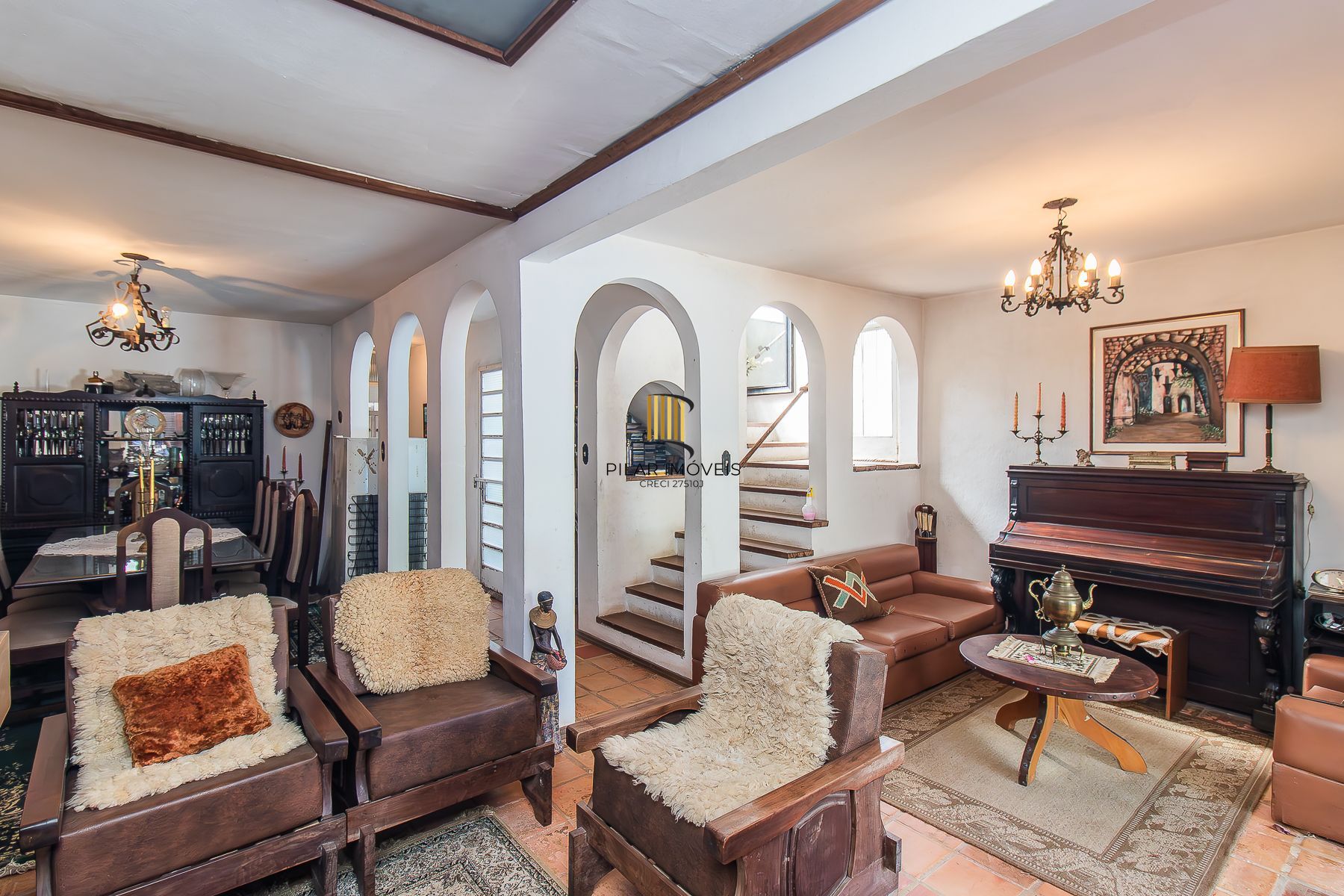 3 Dormitórios, com lareira, churrasqueira e piscina