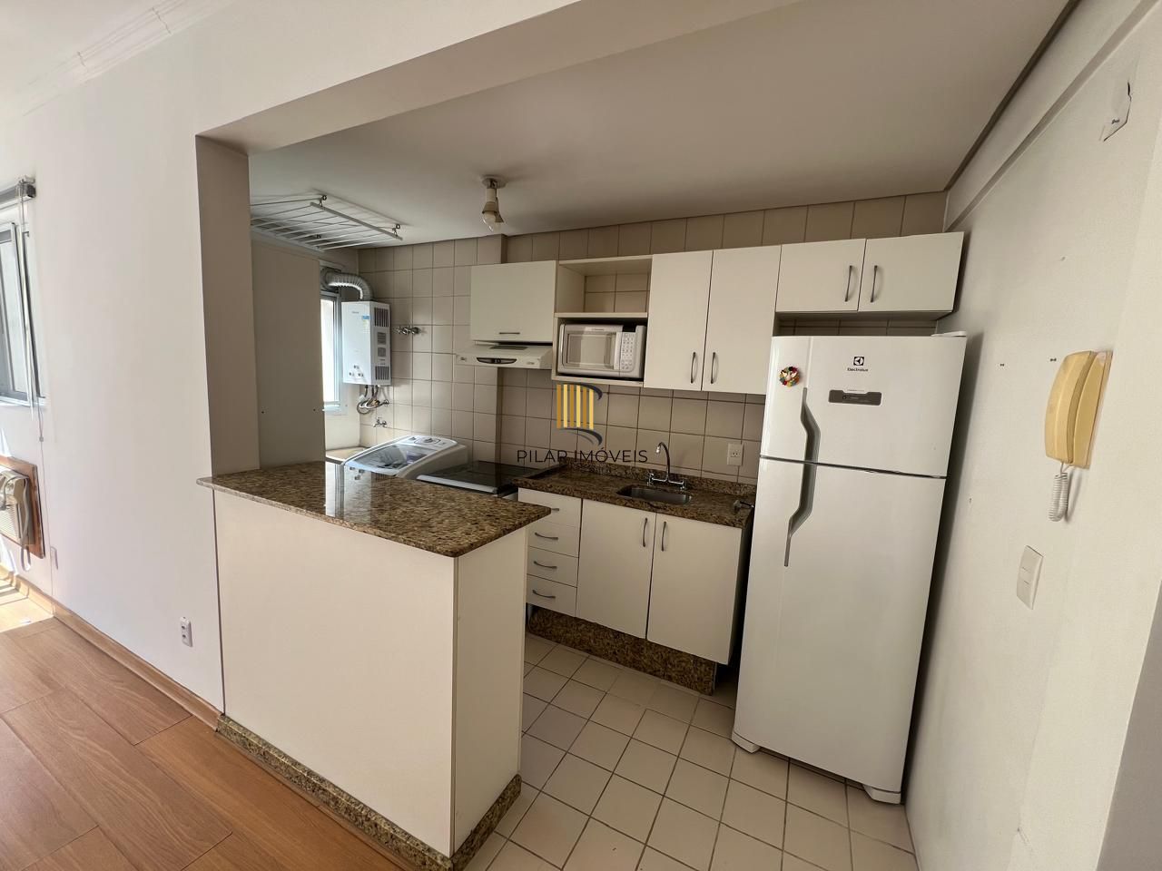 Apartamento 2 D com suite e garagem ,