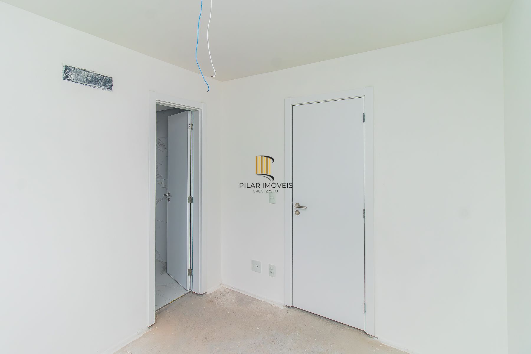 APARTAMENTO 2 D (um suíte) 80,45m² - 1 vaga simples descoberta- MENINO DEUS