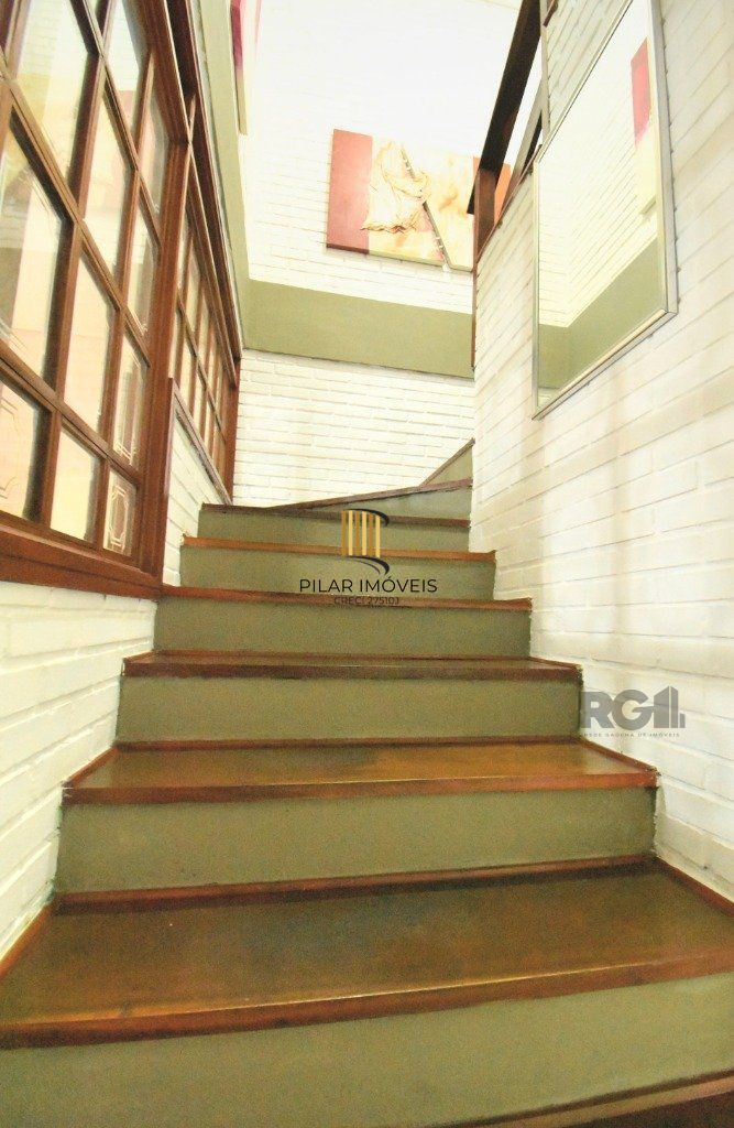 CASA - 5 dorms. -  3 vagas -  290 m² - MENINO DEUS