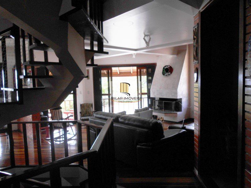 Casa para Venda - 430m², 3 dormitórios, sendo 1 suites, 2 vagas - Vila Nova