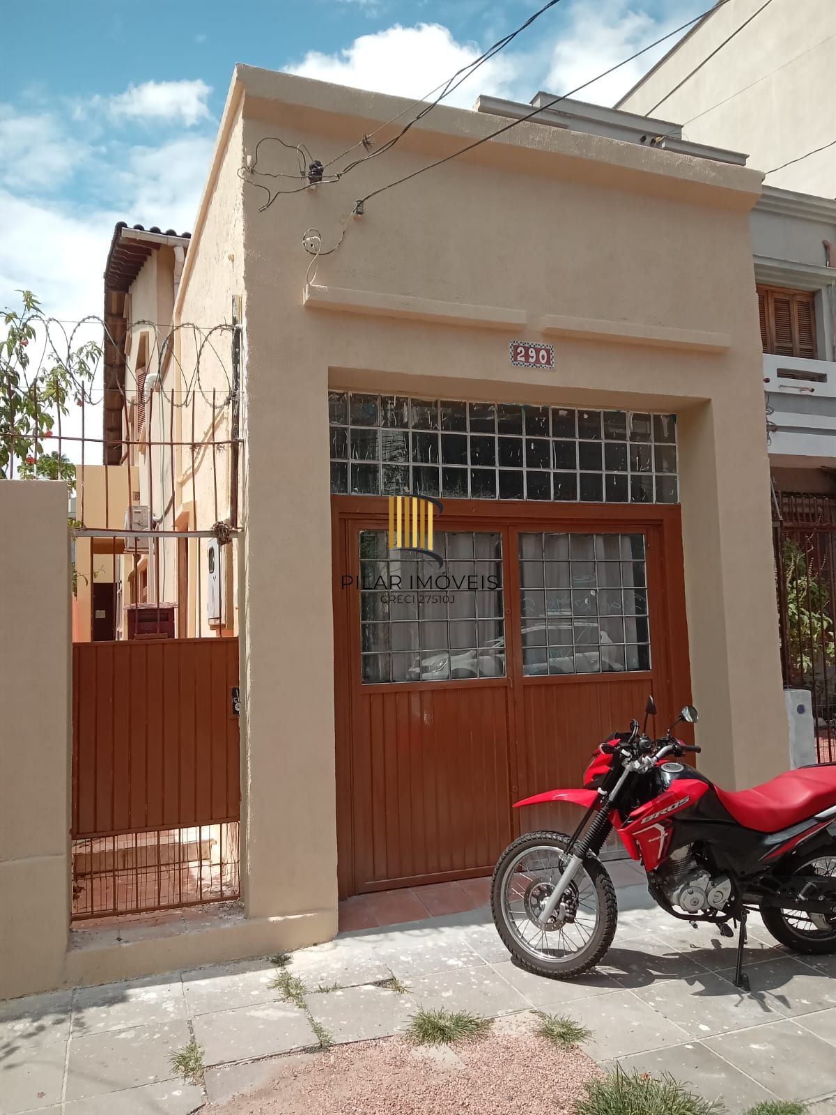 Ótima Casa com 4 Dormitórios no Bairro Cidade Baixa - Pilar Imóveis