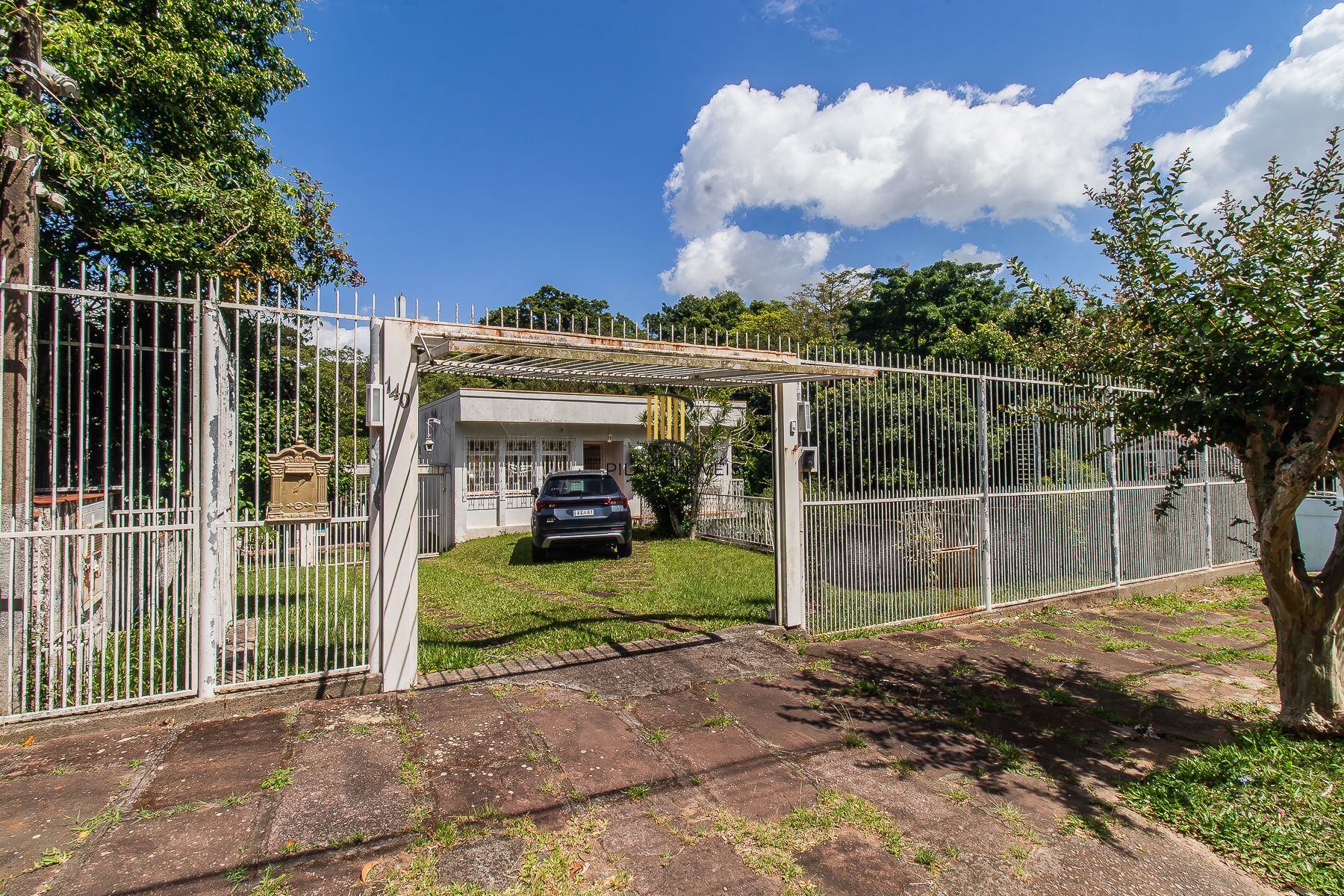 3 Dormitórios, com lareira, churrasqueira e piscina