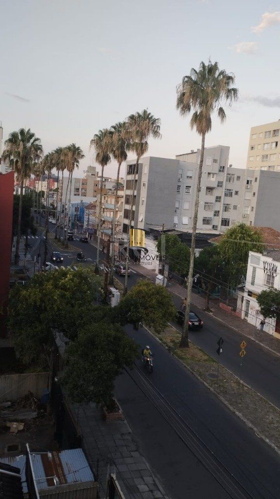 Apartamento de 2 dormitórios, 1 vaga de garagem coberta e escriturada.