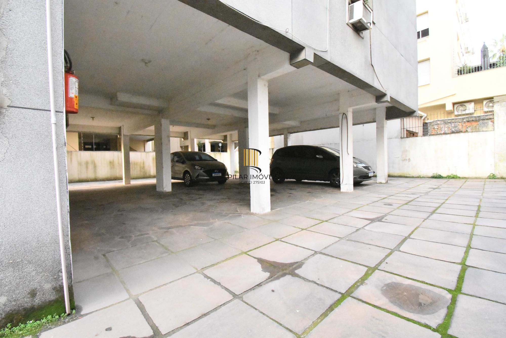 Imóvel 2 dormitórios no Menino Deus com 58,49m²  SEMI-MOBILIADO COM BOX