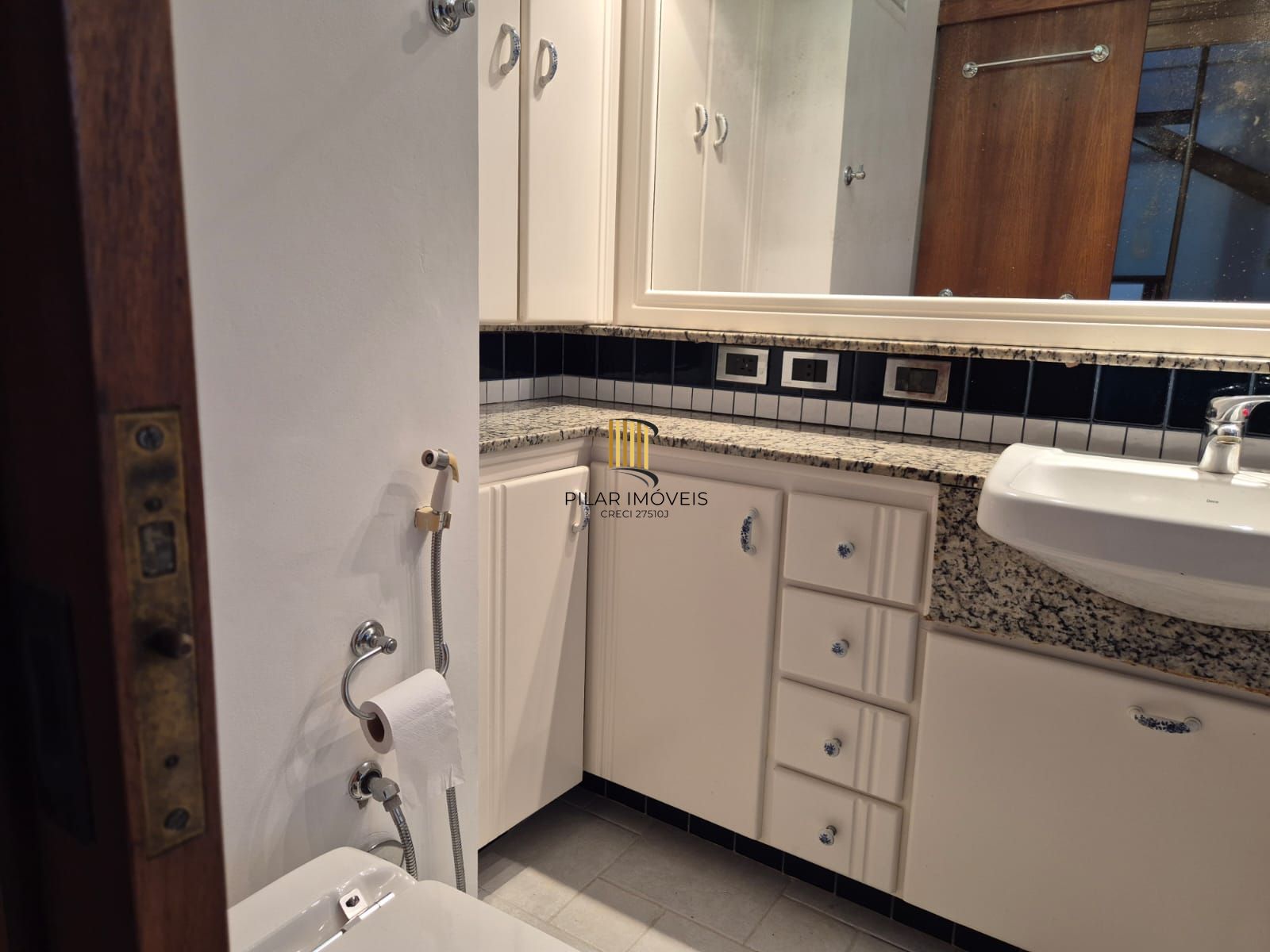 Cobertura 1 dormitório com vaga e churrasqueira