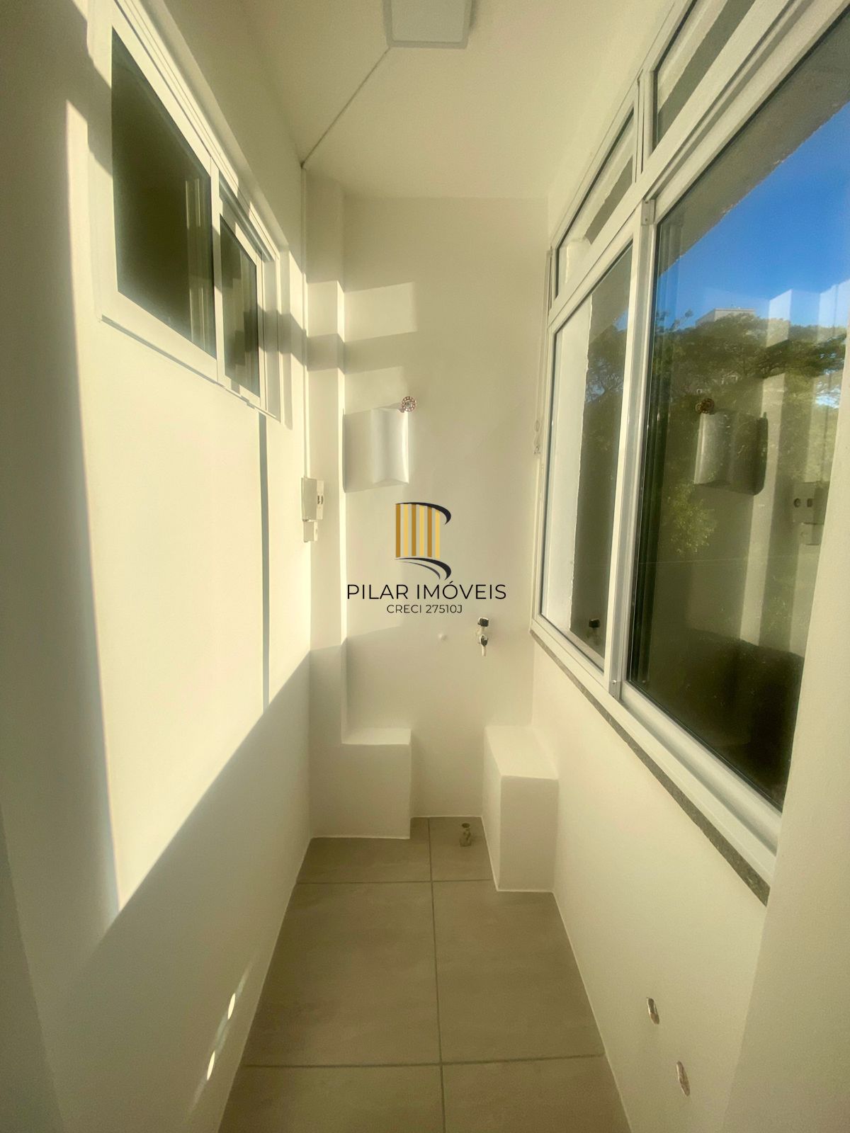 Apartamento 2 dormitórios reformado 50m2 bairro Menino Deus