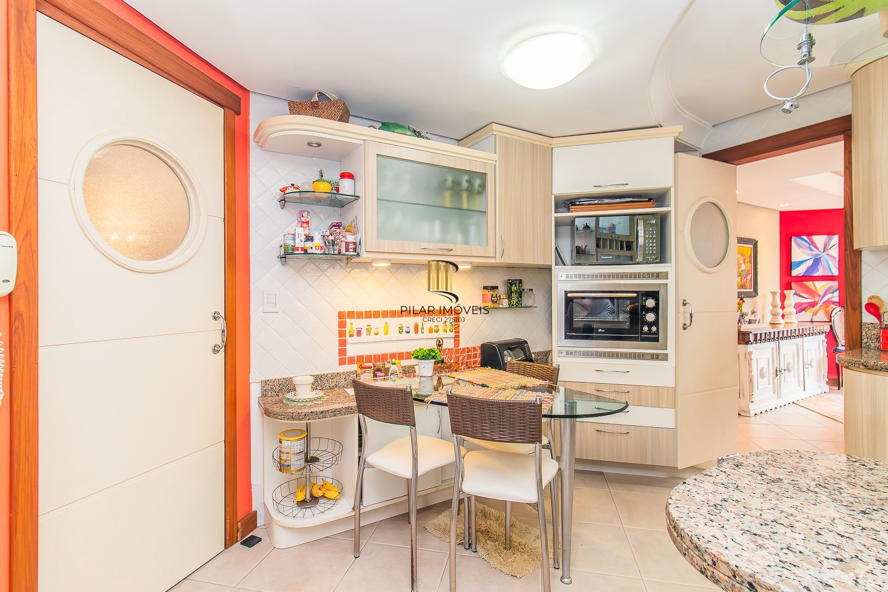 CASA DE 4 DORMITÓRIOS EM CONDOMÍNIO - 320 m² - 4 VAGAS DE GARAGEM