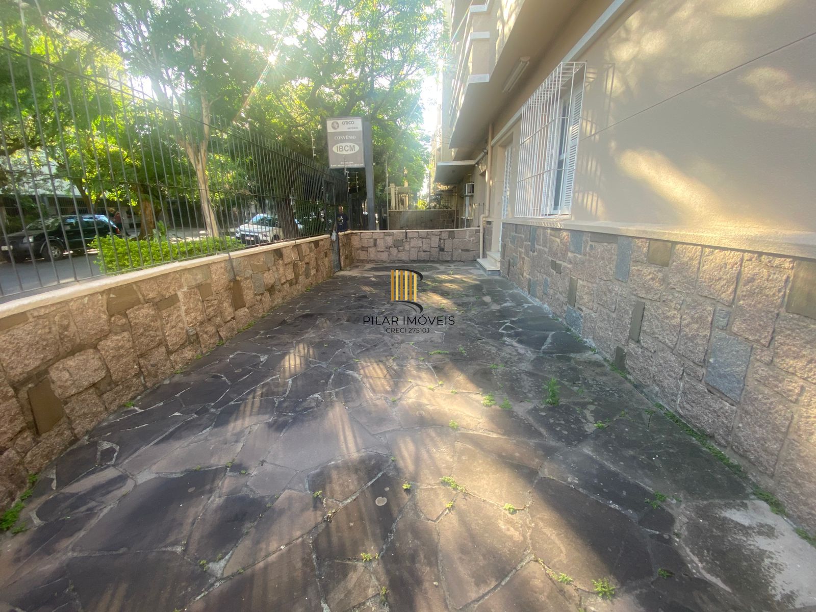 Apartamento garden 3 dormitórios 2 banheiros 128m2 e vaga coberta, Menino Deus