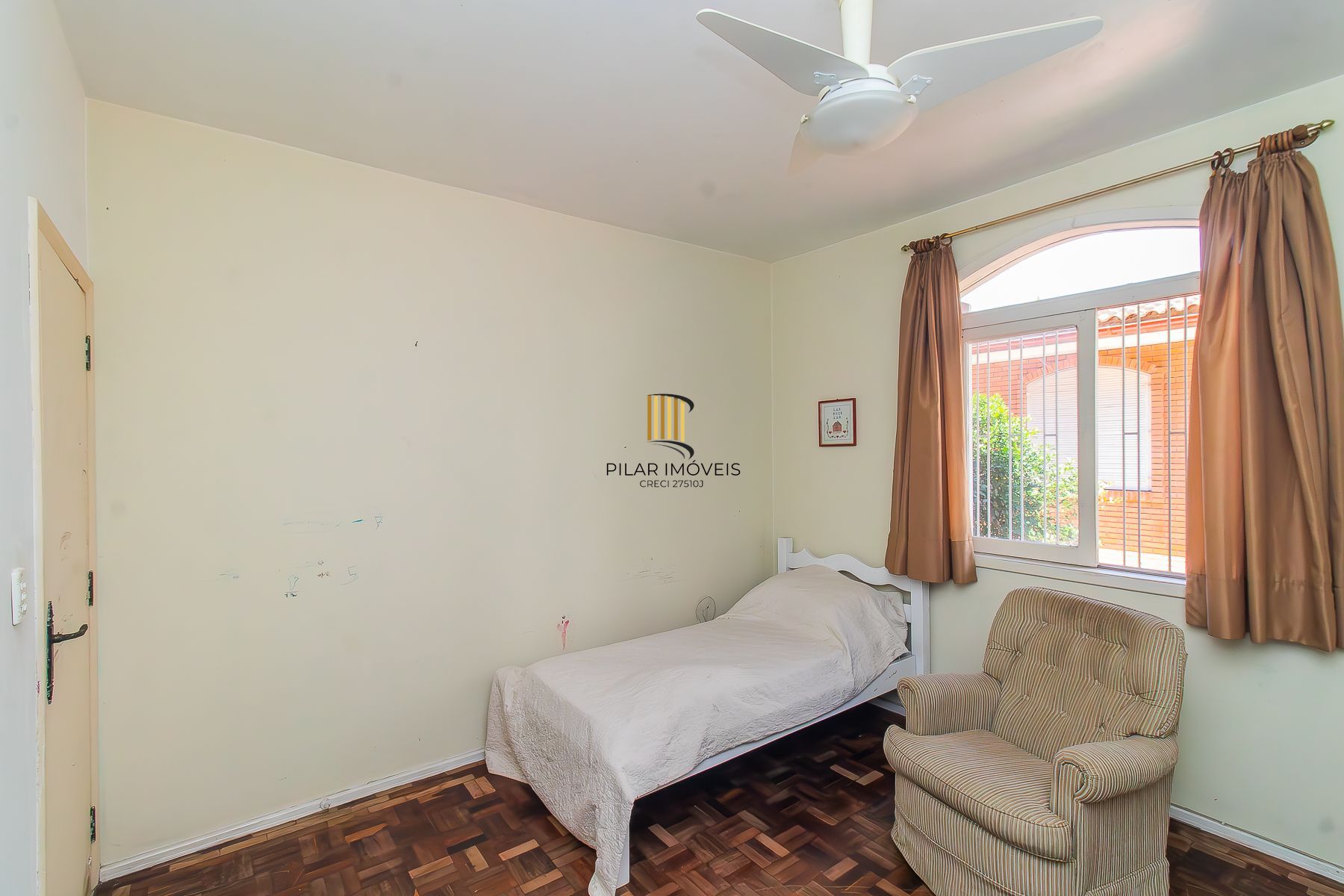 Casa com 5 dormitórios e muito mais