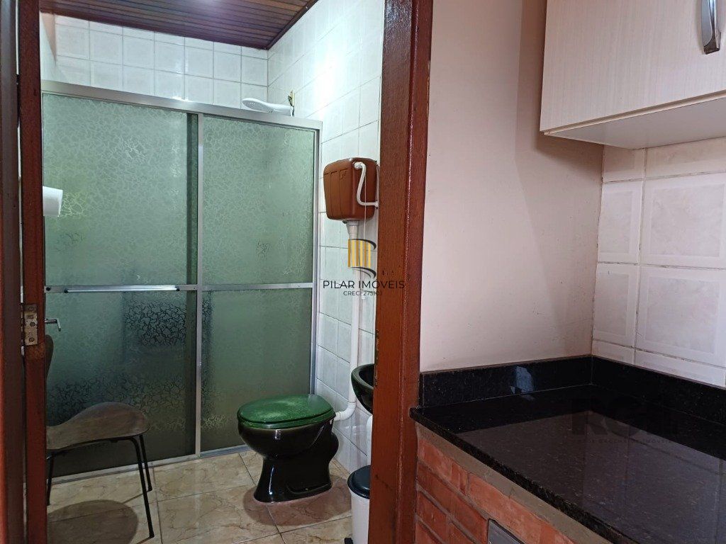 Casa térrea com salão de festas