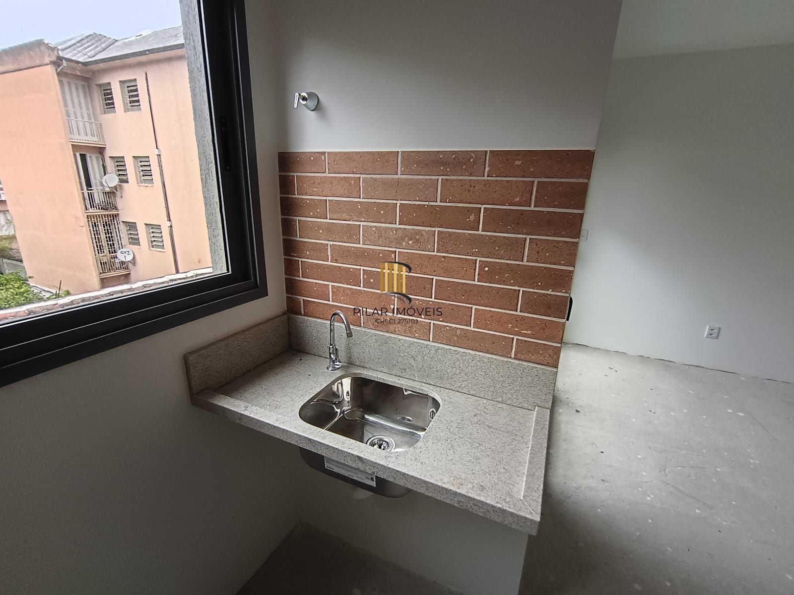 Apartamento 2 dormitórios, 1 suite, 1 vaga.