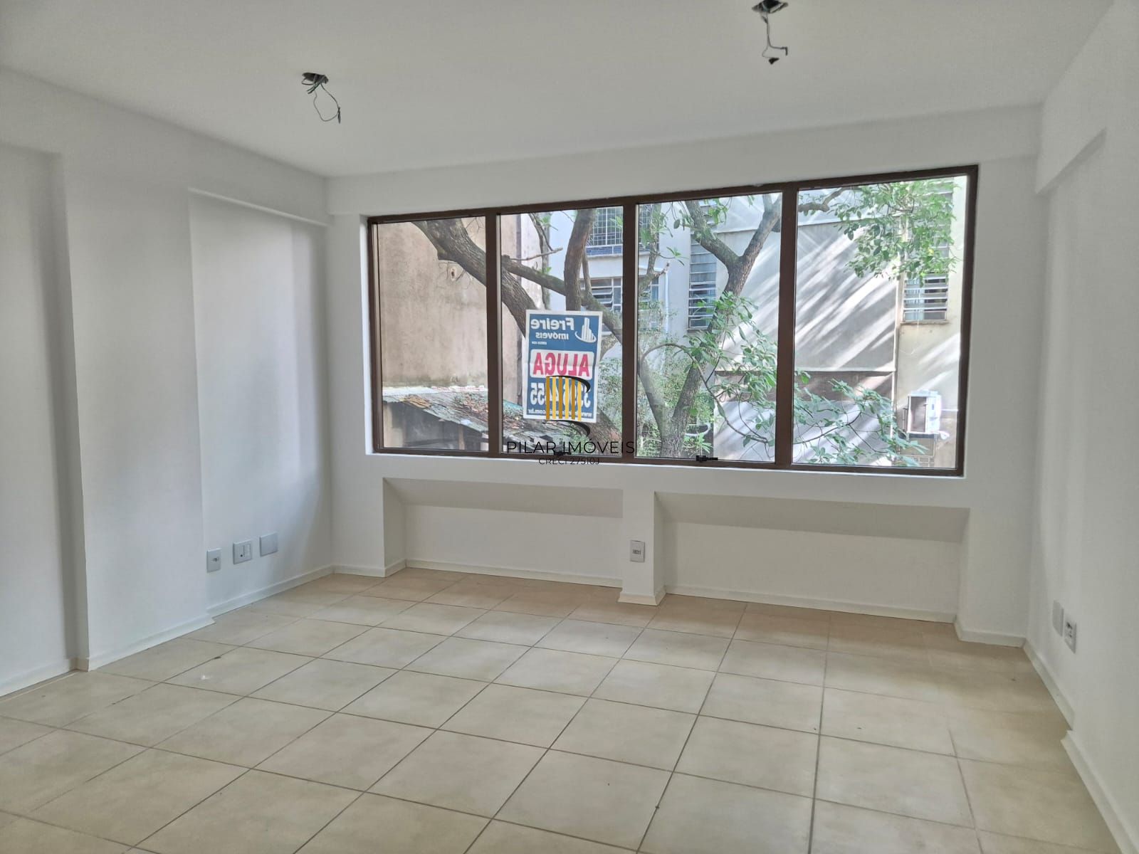 Sala comercial desocupada
